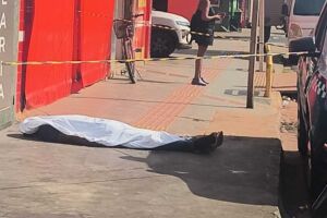 Corpo encontrado em frente a CRS do bairro Coophavila II