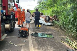 Uma crian&ccedil;a e a condutora ficaram feridas