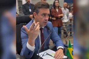 Vereadores do PL se revoltam com t&iacute;tulo de visitante ilustre a Lula: 'fechem suas as casas' (v&iacute;deo)