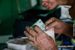 Falsa assistente social &eacute; presa suspeita de aplicar golpe de empr&eacute;stimo em idosos em Campo Grande