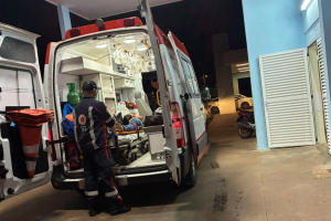 Homem surta e esfaqueia duas v&iacute;timas durante discuss&atilde;o no Nova Lima 