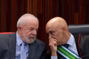 Moraes interfere contra fam&iacute;lia Bolsonaro