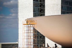 Farra da hora extra na C&acirc;mara: grupo de 13 "vips" recebeu R$ 9,3 milh&otilde;es