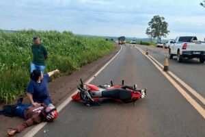 Motociclista sofre fratura exposta em acidente com carro na MS-134, em Nova Andradina
