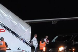 Guns N' Roses chega a Campo Grande para show in&eacute;dito; f&atilde;s v&atilde;o &agrave; loucura