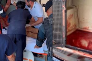 Momento que indiv&iacute;duo chega ao hospital