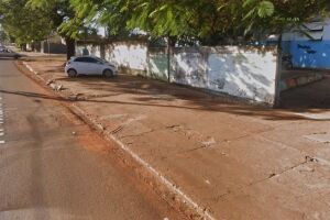 Adolescente &eacute; flagrado com facas dentro da mochila em escola em Dourados