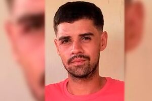 O jovem foi visto pela &uacute;ltima vez saindo de casa no dia 9 de abril 