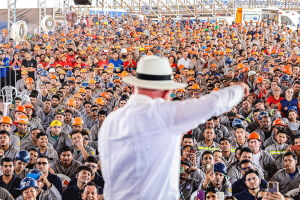 Lula critica Fl&aacute;vio Bolsonaro: 'n&atilde;o tem vergonha de trair nossa p&aacute;tria'