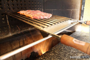 Churrasco do Dia das M&atilde;es pode pesar no bolso com pre&ccedil;os at&eacute; 242% maiores em Campo Grande