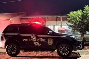 Mulher &eacute; encontrada morta com cabelos arrancados e sinais de agress&atilde;o; marido foi preso (v&iacute;deo)