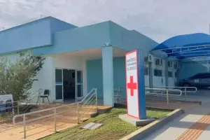 Paciente surta em UPA e amea&ccedil;a matar m&eacute;dicos com faca em Para&iacute;so das &Aacute;guas