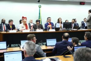 Texto ser&aacute; votado em plen&aacute;rio