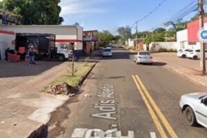 Homem &eacute; esfaqueado ao sair de casa para comprar drogas no bairro Jardim Presidente 