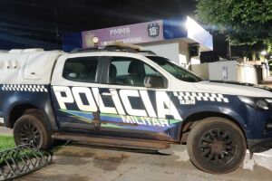 Homem b&ecirc;bado amea&ccedil;a jogar carro contra caminh&atilde;o para matar esposa em Rio Brilhante