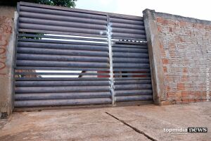 Homem arromba port&atilde;o e invade casa de ex-companheira em Dourados 
