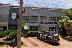 B&ecirc;bado mostra partes &iacute;ntimas e chama adolescentes para casa em Nova Andradina