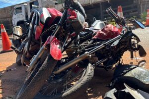 Desvio por obras causa batida frontal entre motocicletas no Pioneiros (v&iacute;deo)