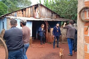 Mulher &eacute; encontrada morta dentro de casa e pol&iacute;cia suspeita de feminic&iacute;dio