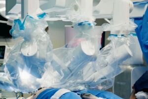 Equipe m&eacute;dica da Cassems realiza cirurgia rara e preserva &uacute;tero de jovem com 155 miomas