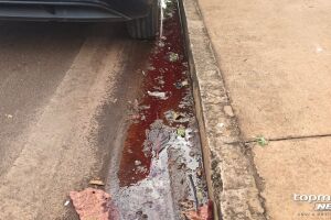 Cruzamento amanhece coberto de sangue ap&oacute;s acidente fatal com ciclista na Bandeirantes (v&iacute;deo)