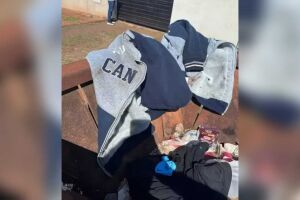 Respons&aacute;veis por beb&ecirc; morto em lixeira n&atilde;o foram localizados e corpo permanece no IML (v&iacute;deo)