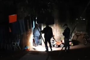 Adolescente foi perseguido e chegou a gritar durante execu&ccedil;&atilde;o em Dourados; suspeito fugiu de moto