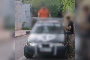 Funcion&aacute;rios de empresa de frete jogam lixo em terreno baldio no Portal Panam&aacute;