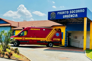 Ciclista de 73 anos &eacute; atropelada por carro e morre horas depois em Costa Rica (v&iacute;deo)