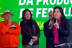 Lula chorou com homenagem de Simone