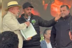 Lula entregou certificado a cooperativas