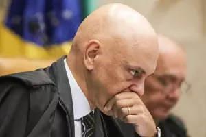 Moraes seria suspeito para atuar no caso