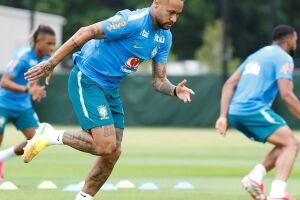Com Neymar de volta, Brasil pega Esc&oacute;cia por vaga no mata-mata da Copa