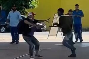 Briga com fac&atilde;o em pleno feriado 'santo' &eacute; registrada no meio da Cal&oacute;geras (v&iacute;deo)