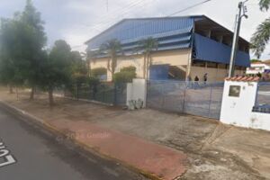Pegos no pulo! Adolescente s&atilde;o flagrados em tentativa de inc&ecirc;ndio contra escola em Caracol