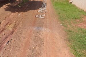 Homem sobe em telhado e amea&ccedil;a jovem de morte com faca em Campo Grande