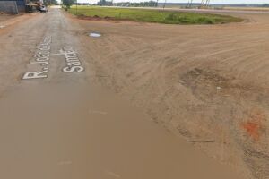 Mulher &eacute; abandonada com filha de 2 anos &agrave;s margens de rodovia em S&atilde;o Gabriel do Oeste