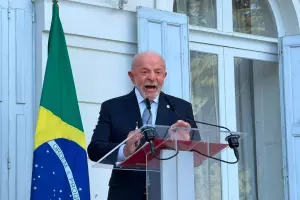 Lula rebate Trump e pede que ele 'n&atilde;o se meta nas elei&ccedil;&otilde;es do Brasil'