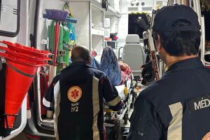 Jovem &eacute; baleado e pula muro para invadir casa em Tr&ecirc;s Lagoas