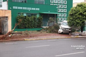 C&acirc;mera flagrou impacto da batida que matou motociclista no Centro de Campo Grande (v&iacute;deo)