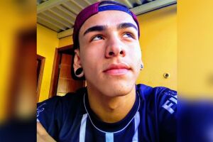 Dono de tabacaria &eacute; morto a tiros em Coxim (v&iacute;deo)