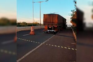 Motociclista bate em carreta parada e morre na MS-156, entre Itapor&atilde; e Dourados