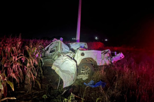 Motorista capota caminhonete com droga e morre na MS-289 em Amambai
