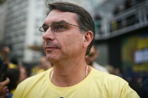 Fl&aacute;vio tem evento comprometido por causa de Michelle