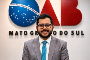 Gabriel se diz especialista em licita&ccedil;&otilde;es