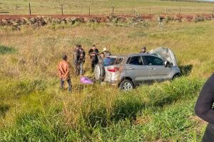 Batida frontal entre dois carros deixa tr&ecirc;s mortos na BR-463, em Ponta Por&atilde;