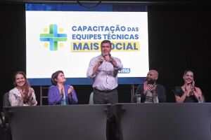 Riedel diz lutar por fim da pobreza 