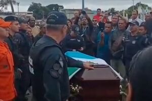 Soldado da Pol&iacute;cia Militar morto em confronto em Corumb&aacute; &eacute; enterrado com honras militares (v&iacute;deo)
