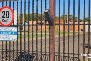 Homem &eacute; esfaqueado durante briga e morre na cal&ccedil;ada de casa no Centro Oeste