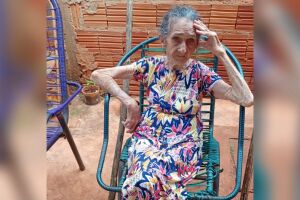 Idosa est&aacute; &agrave; beira de passar fome ap&oacute;s ter aposentadoria cortada pelo INSS: 's&oacute; mandam esperar'